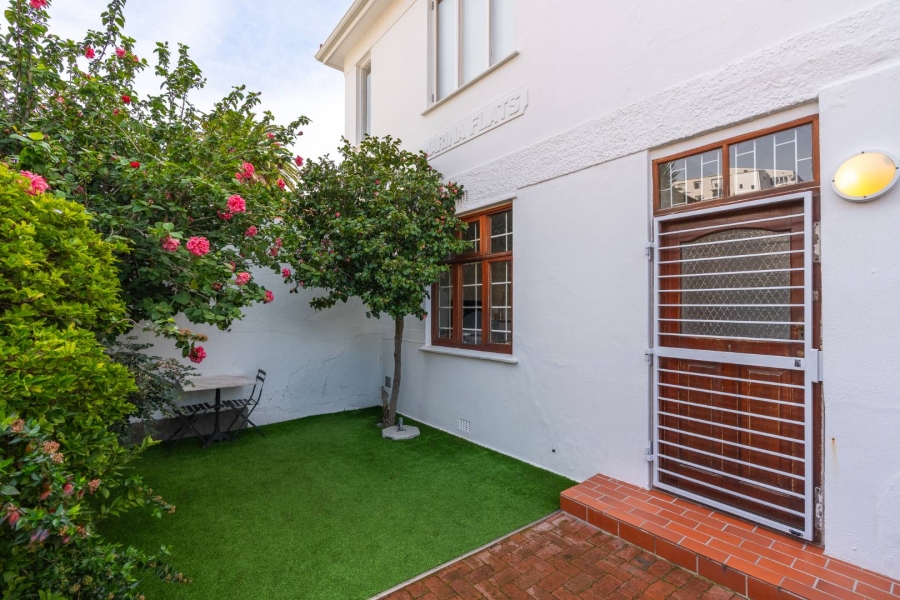 2 Bedroom Property for Sale in Tamboerskloof Western Cape